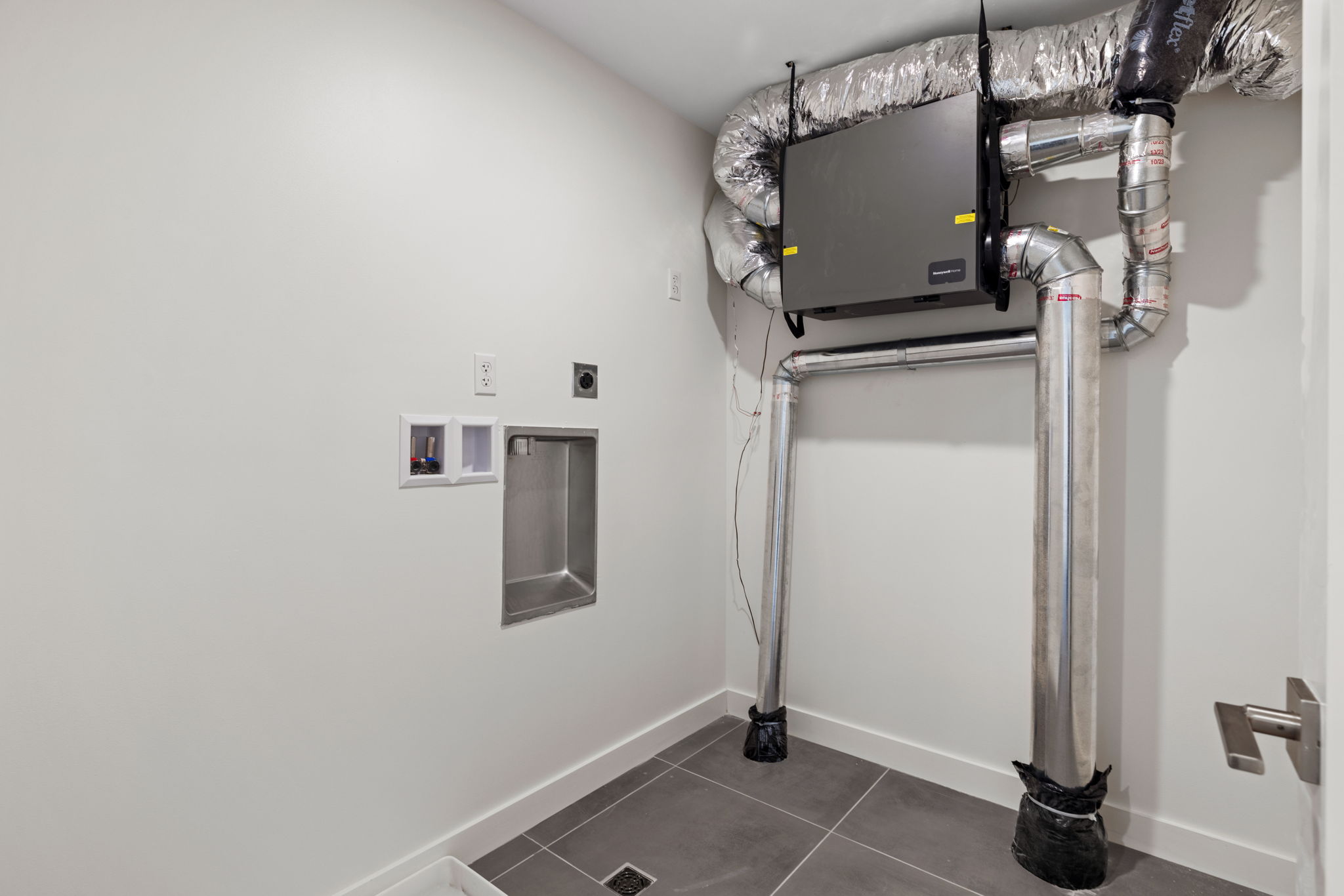 18-web-or-mls-prep_solutions_24838_chatsworth_ave-17